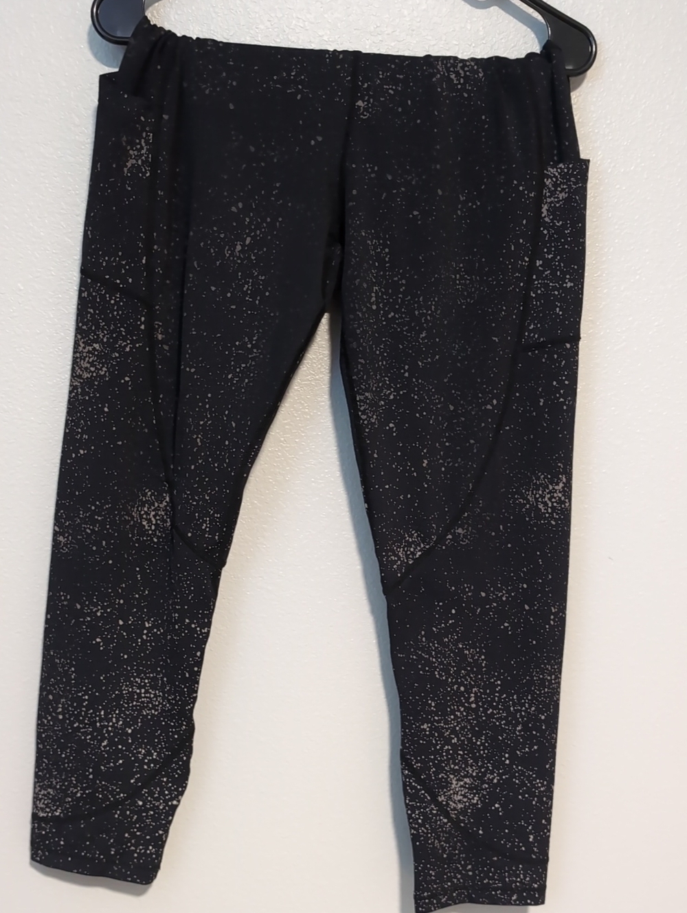 Black Reflective Light & Tight Pocket Leggings